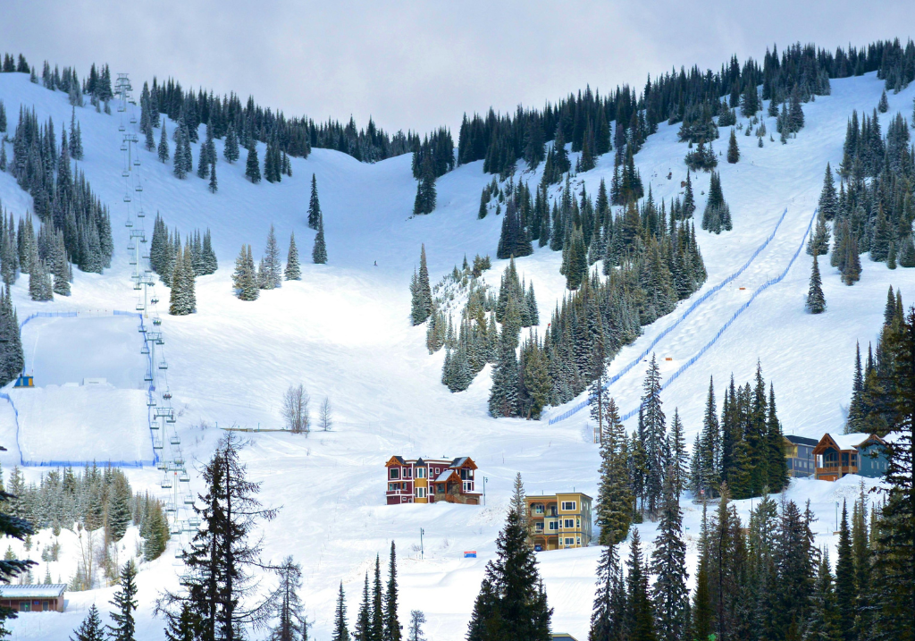 LAKE LOUISE – BANFF